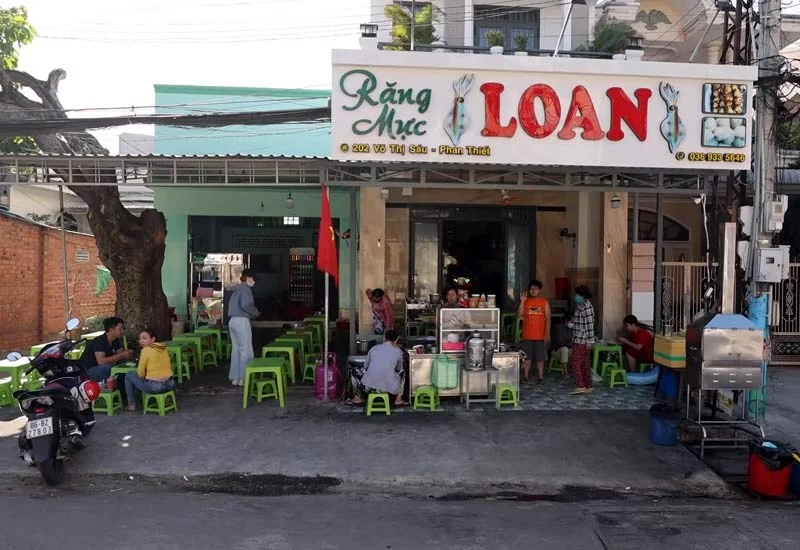 quan-loan-rang-muc-phan-thi