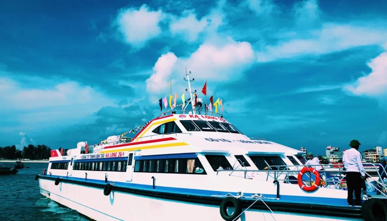 Hướng dẫn di chuyển từ Hà Nội đến Angsana Quan Lạn: Lịch tàu cao tốc Ao Tiên mới nhất và cách canh giờ tàu chạy không bị trễ