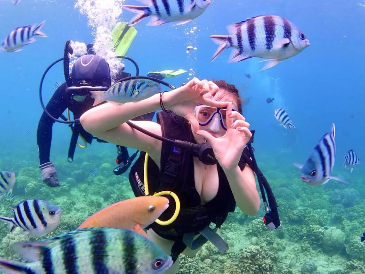 tour-3-dao-vip-nha-trang-hon-mun-lang-chai-hon-tam-5