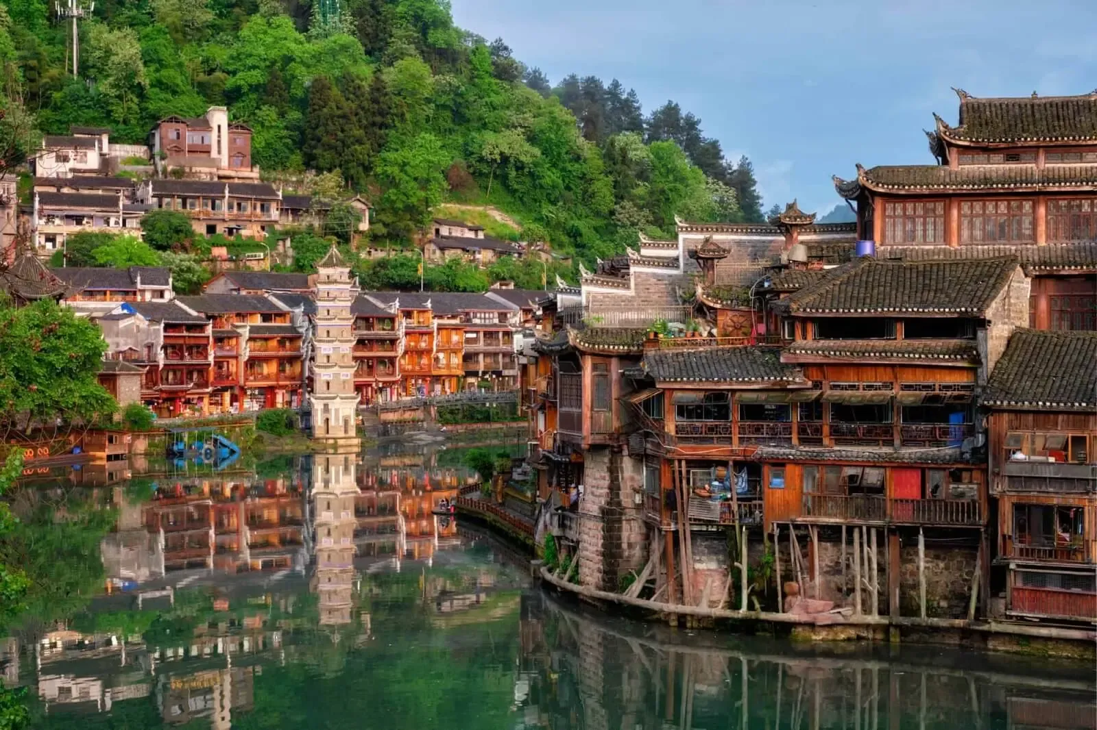 tour-an-thi-phuong-hoang-co-tran-truong-gia-gioi-1-1