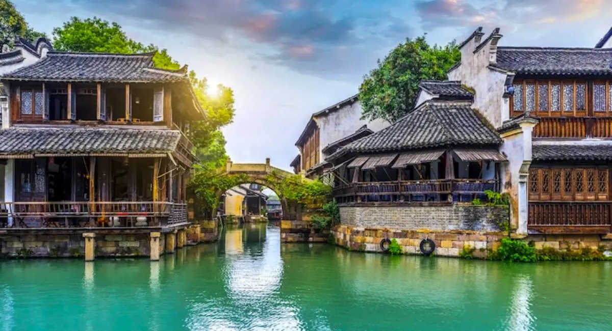 bao-gia-tour-bac-kinh-hang-chau-o-tran-thuong-hai-tron-goi-tu-tphcm-hien-nay