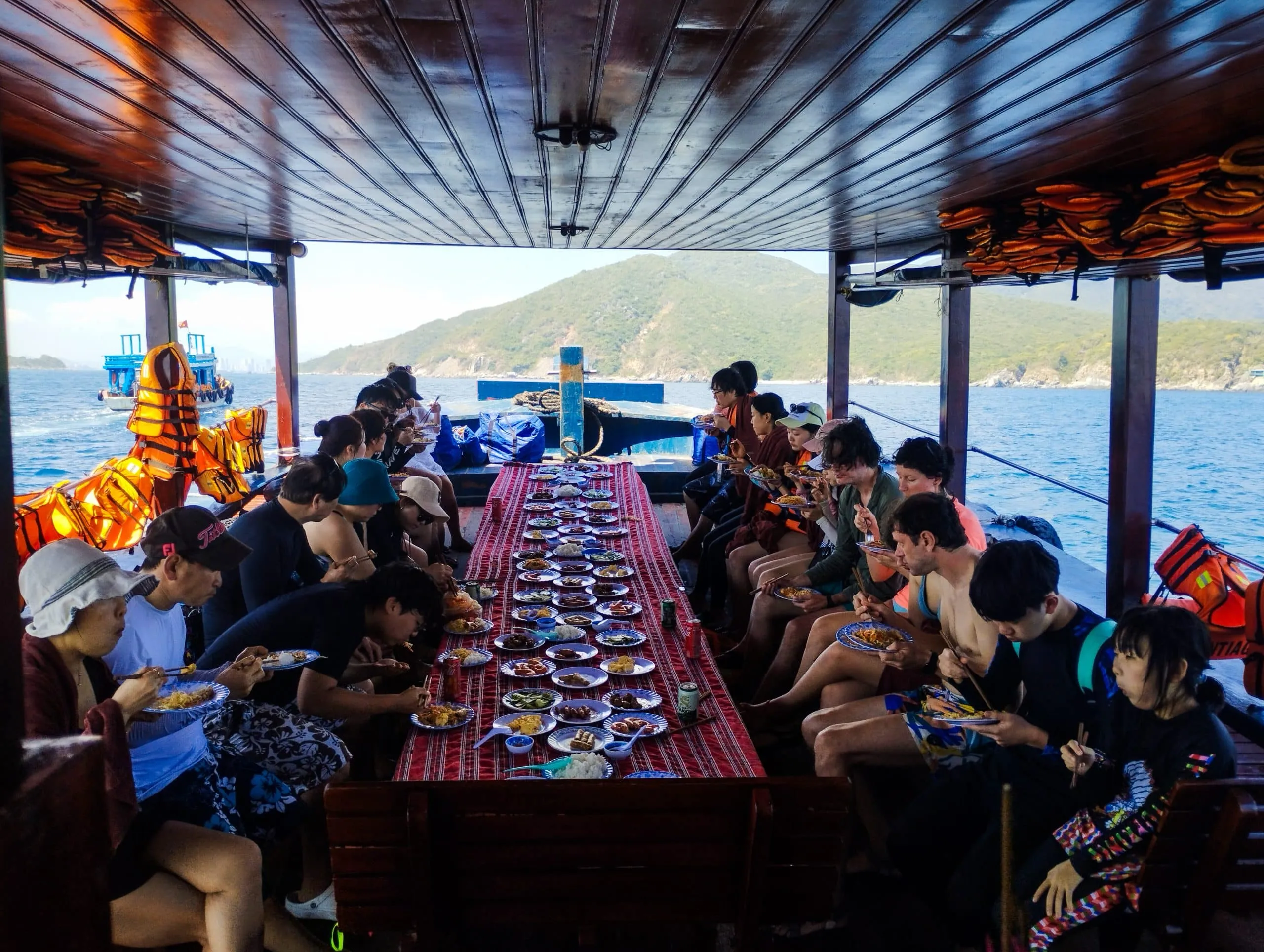 tour-lan-bien-nha-trang-1
