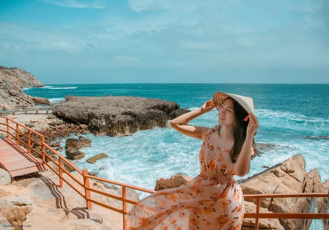 tai-sao-loai-hinh-tour-du-lich-nha-trang-ninh-thuan-lien-vung-lai-tao-nen-con-sot