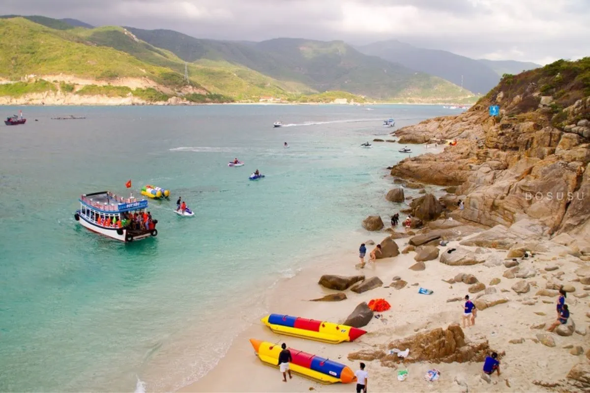 tai-sao-ban-nen-lua-chon-dat-tour-tphcm-nha-trang-tai-phe-travel