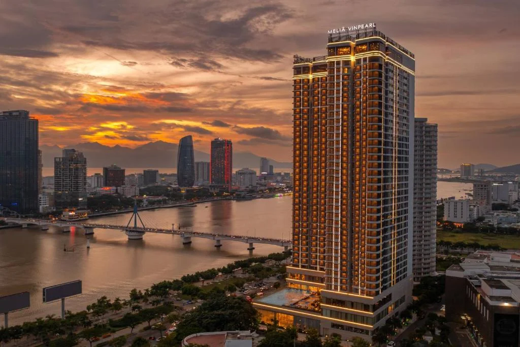 Vi-tri-dia-ly-dac-dia-cua-melia-vinpearl-riverfront-da-nang