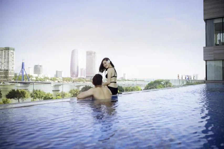 vinpearl-riverfront-da-nang-hotel-2-853x568