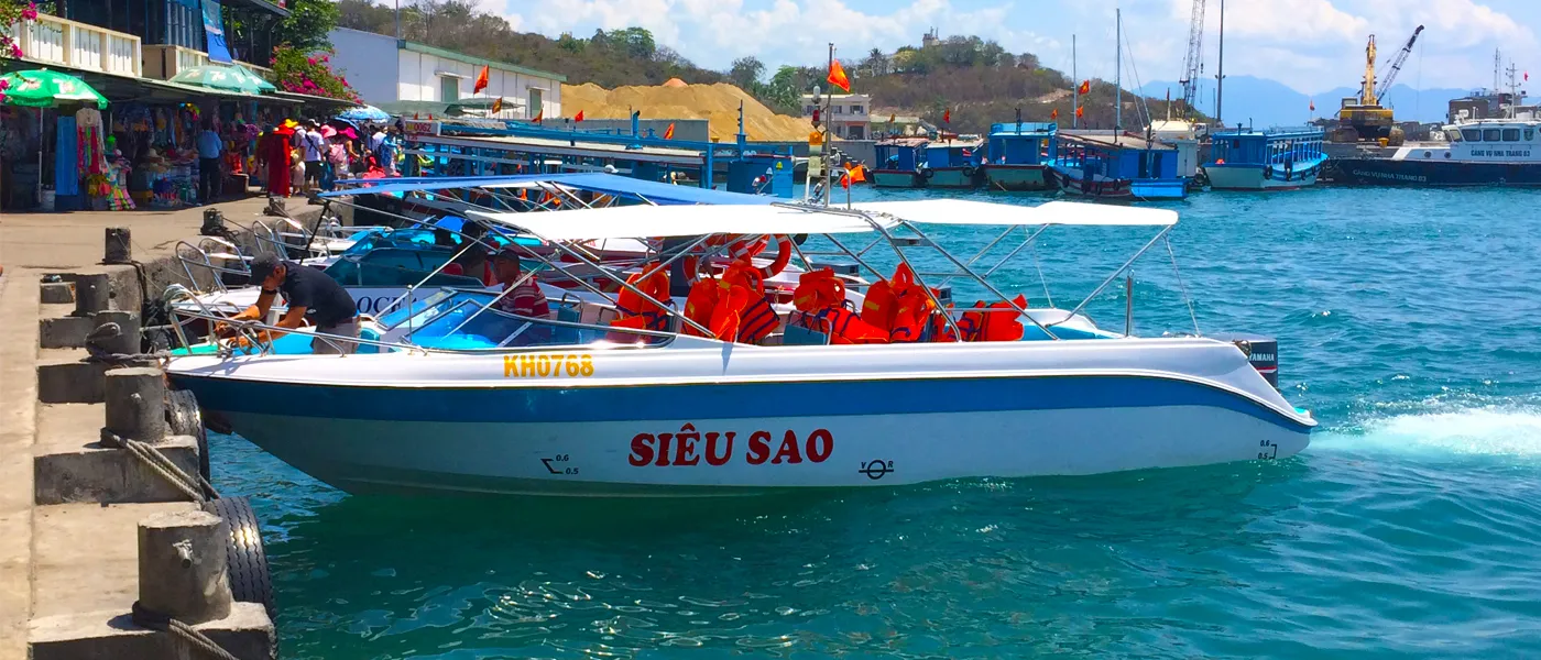 di-chuyen-bang-cano-cao-toc-doi-moi-trong-tour-3-dao-vip-nha-trang-thuc-te-co-bi-say-song-khong