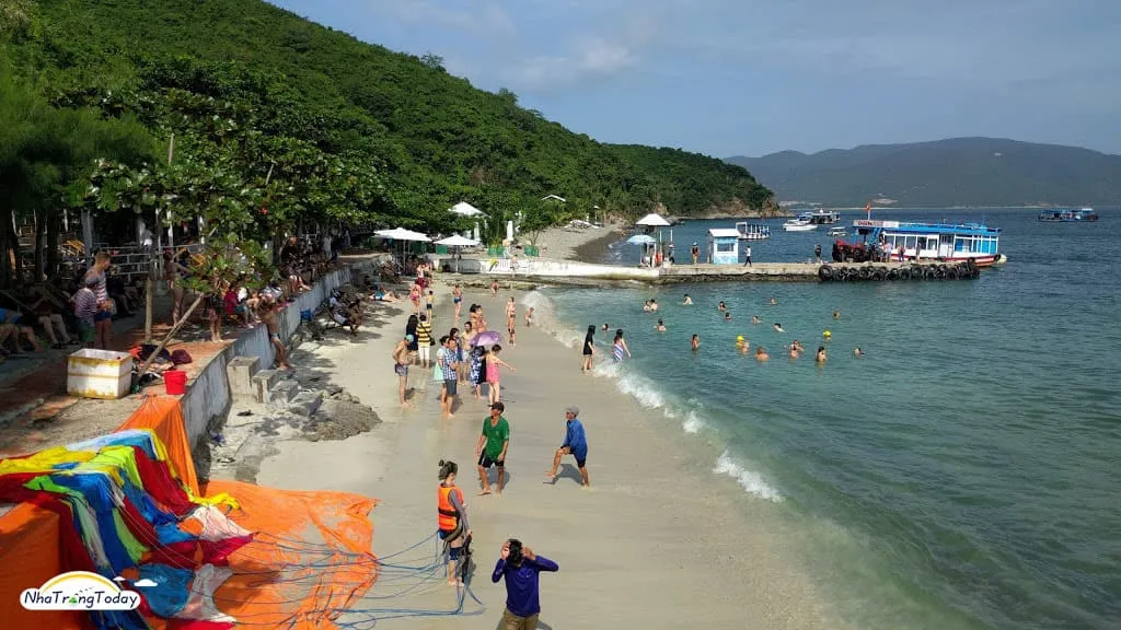 choi-gi-o-bai-tranh-nha-trang (2)