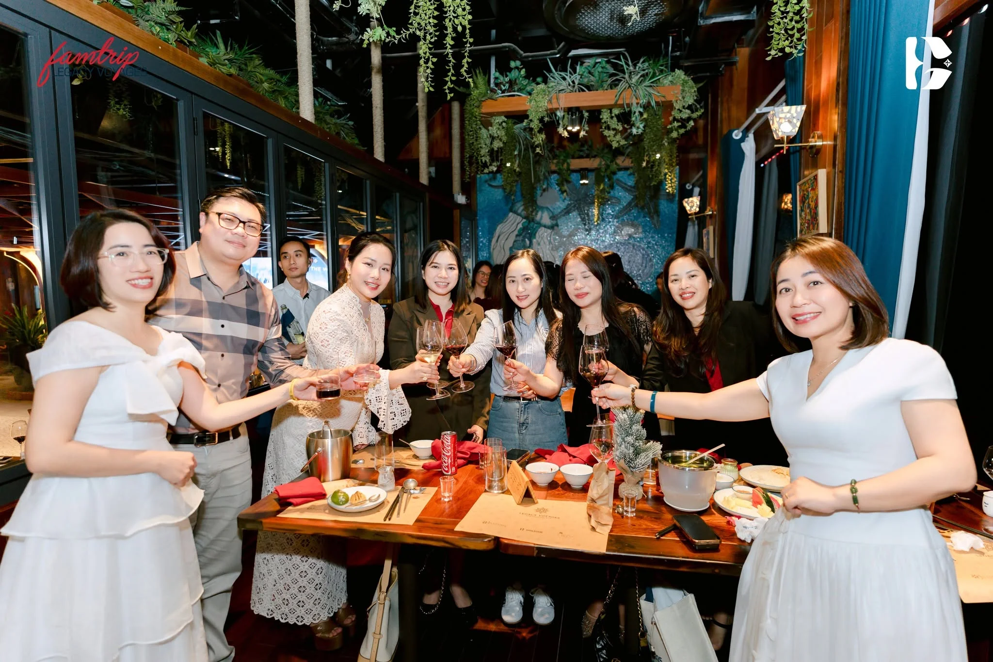 gala-dinner-dang-cap-doanh-nghiep-va-dem-vinh-danh-nhan-dien-thuong-hieu-tren-du-thuyen-2