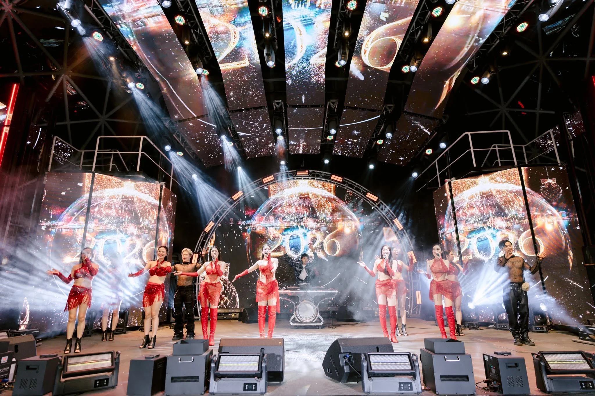 gala-dinner-dang-cap-doanh-nghiep-va-dem-vinh-danh-nhan-dien-thuong-hieu-tren-du-thuyen-3