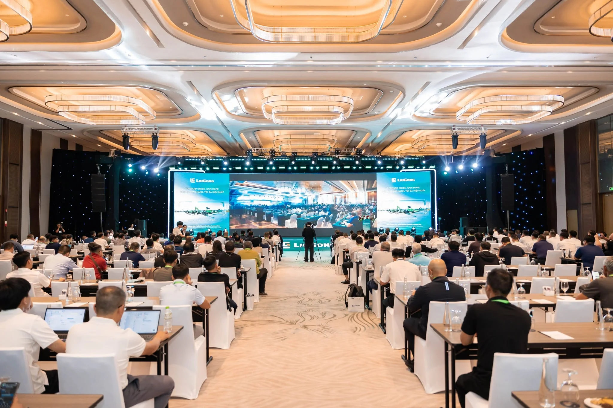 Grand-Ballroom-Pullma- Ninh-Bình