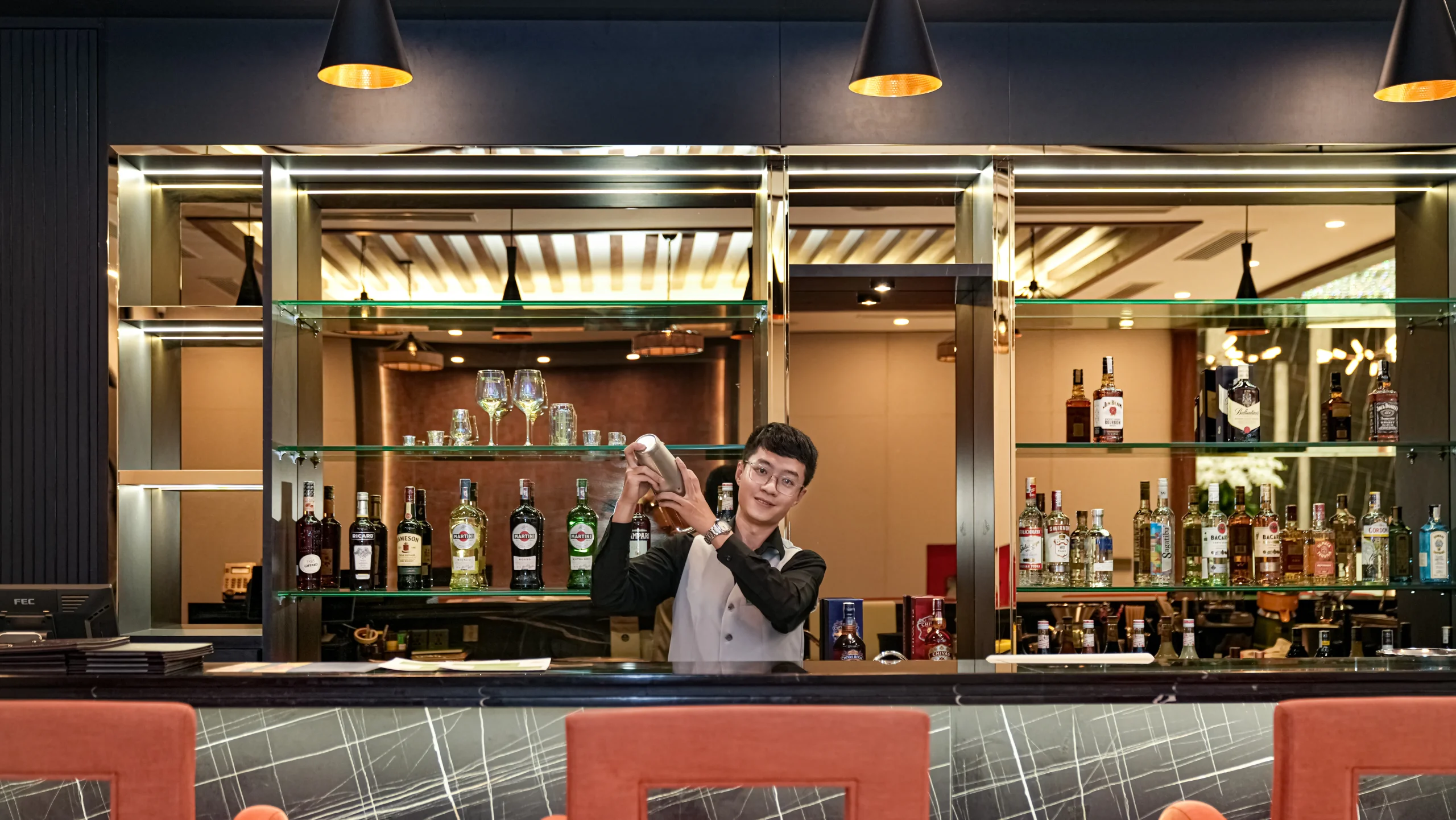 Lobby-bar3-scaled