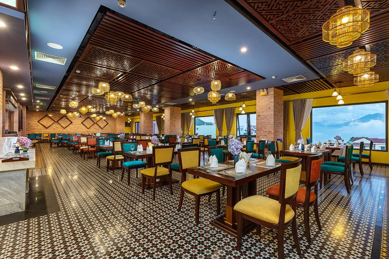 nha-hang-ta-van-tai-pistachio-hotel-sapa-4