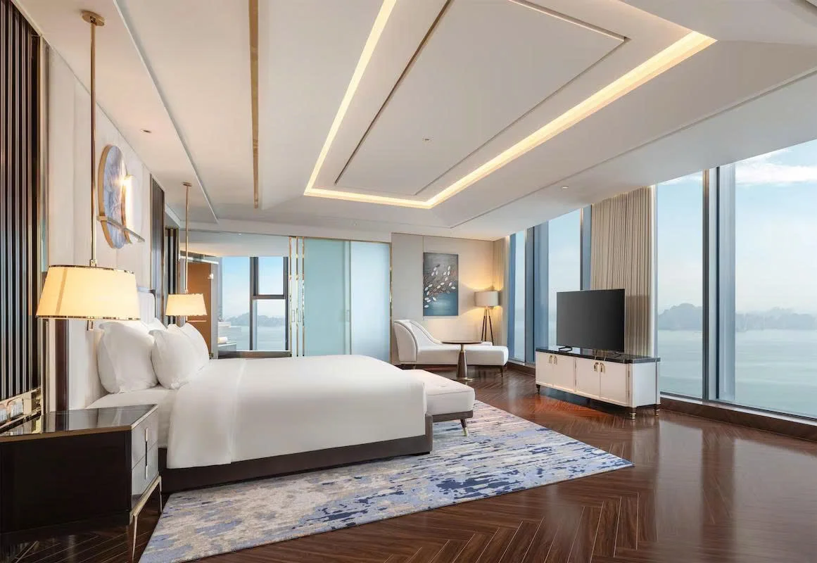 Suite-01-Bedroom-Panoramic