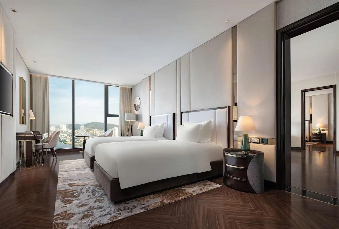 Suite-02-Bedroom-Lakeview-1