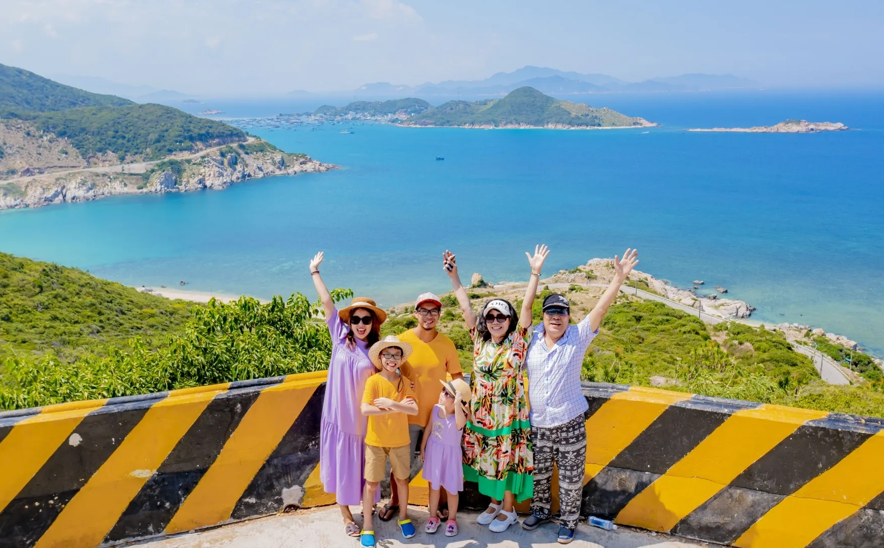 cung-duong-deo-ven-bien-vinh-hy-binh-tien