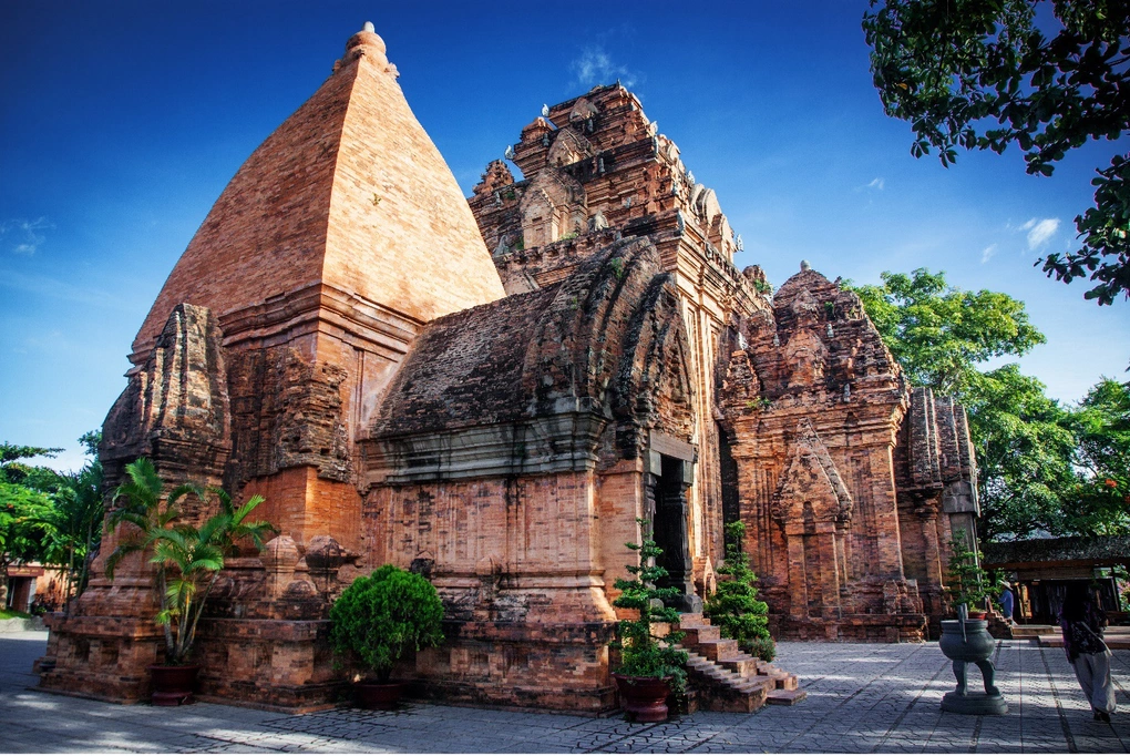 Khám Phá Văn Hóa Cam Ranh: Những Trải Nghiệm Không Thể Bỏ Qua