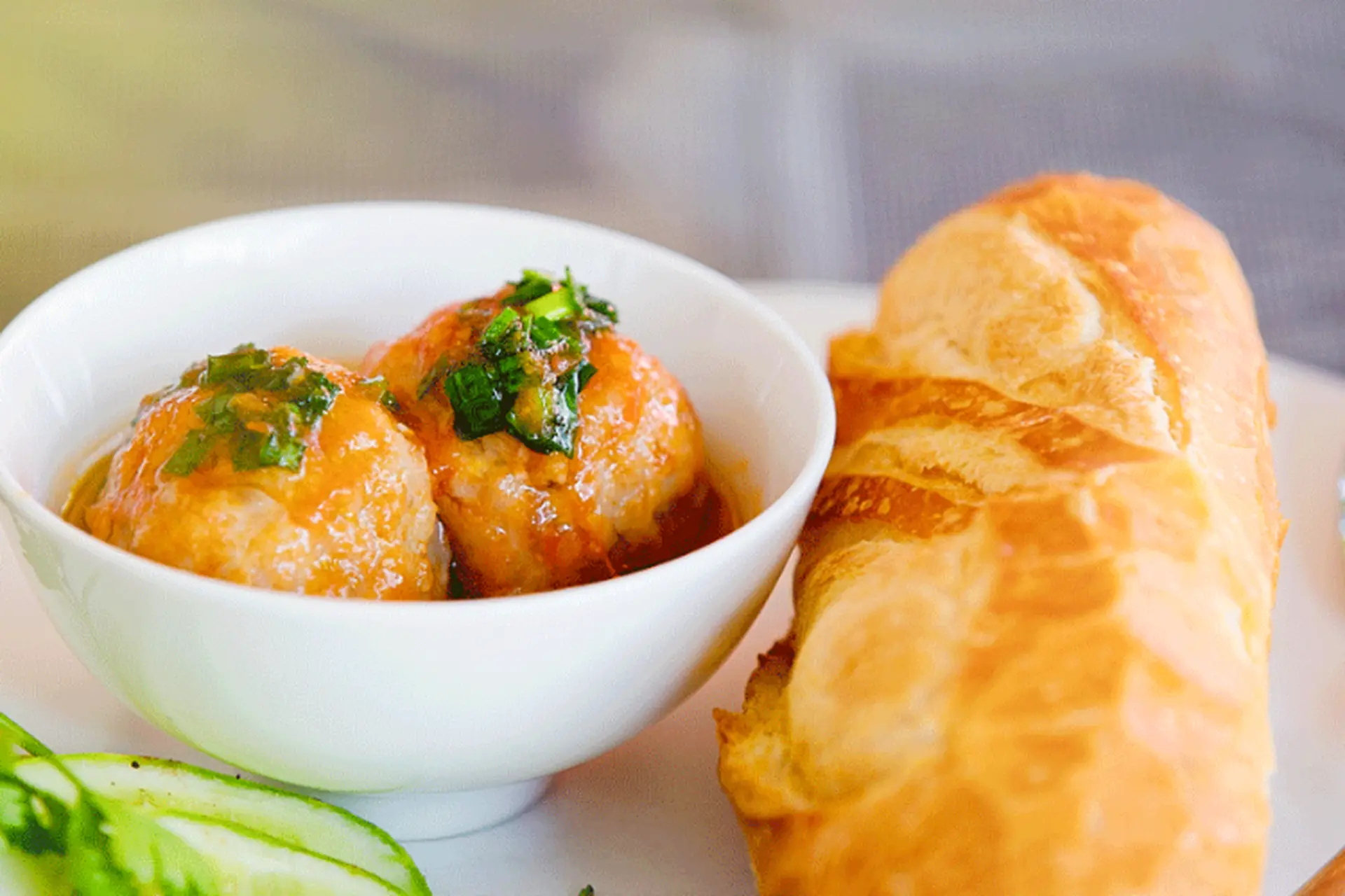 anh-bia-banh-mi-xiu-mai-da-lat