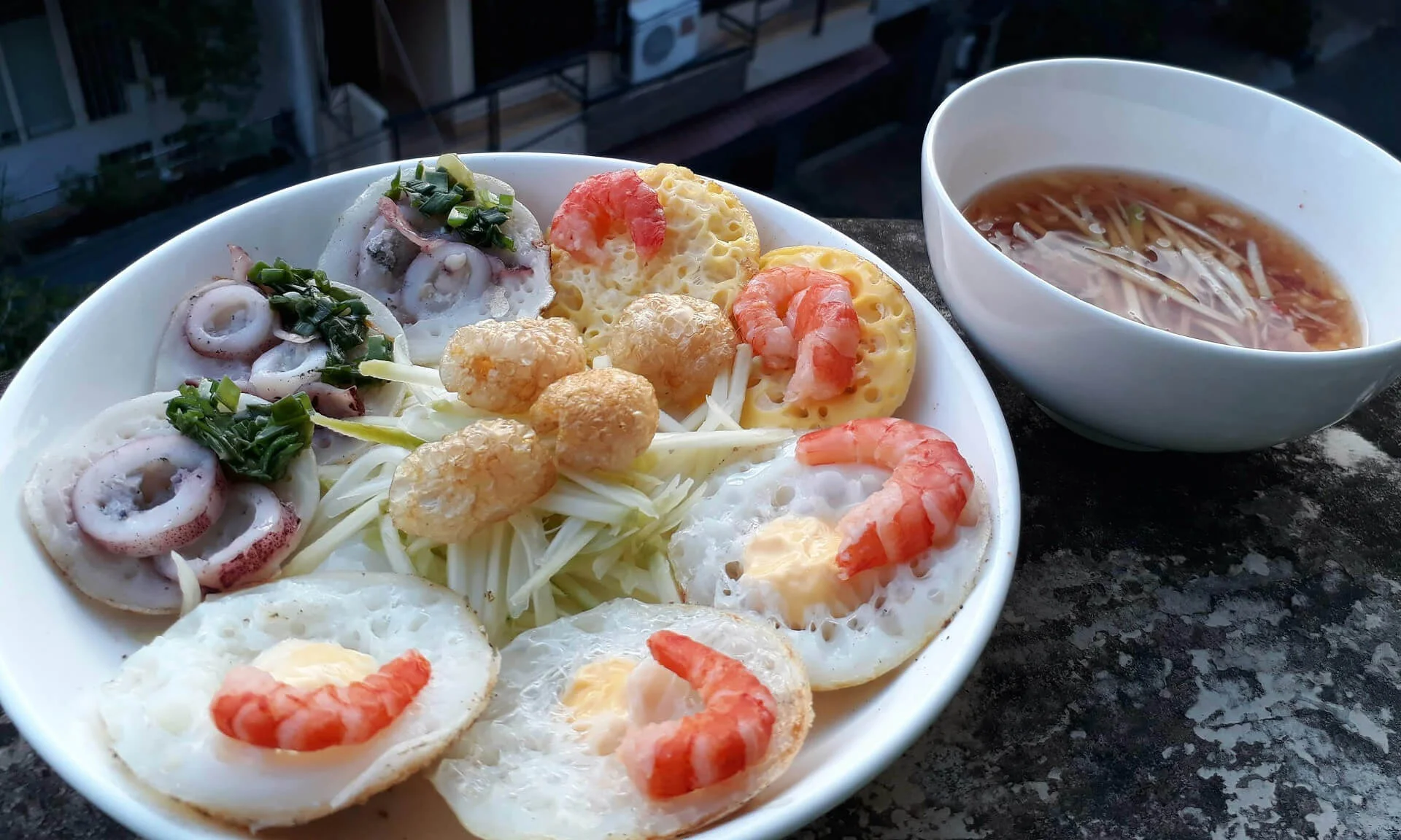 banh-can-nha-trang-1