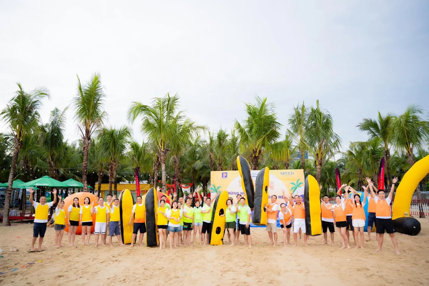 cac-doi-nhom-lua-chon-bai-bien-rong-de-to-chuc-team-building_1740056591