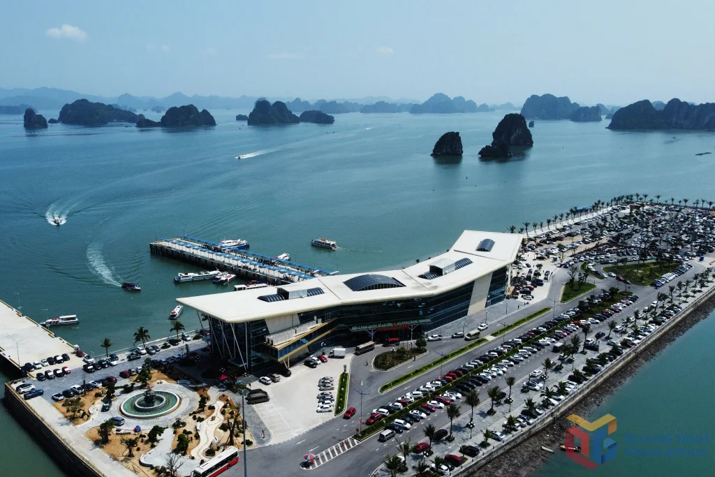 cang-quoc-te-ao-tien
