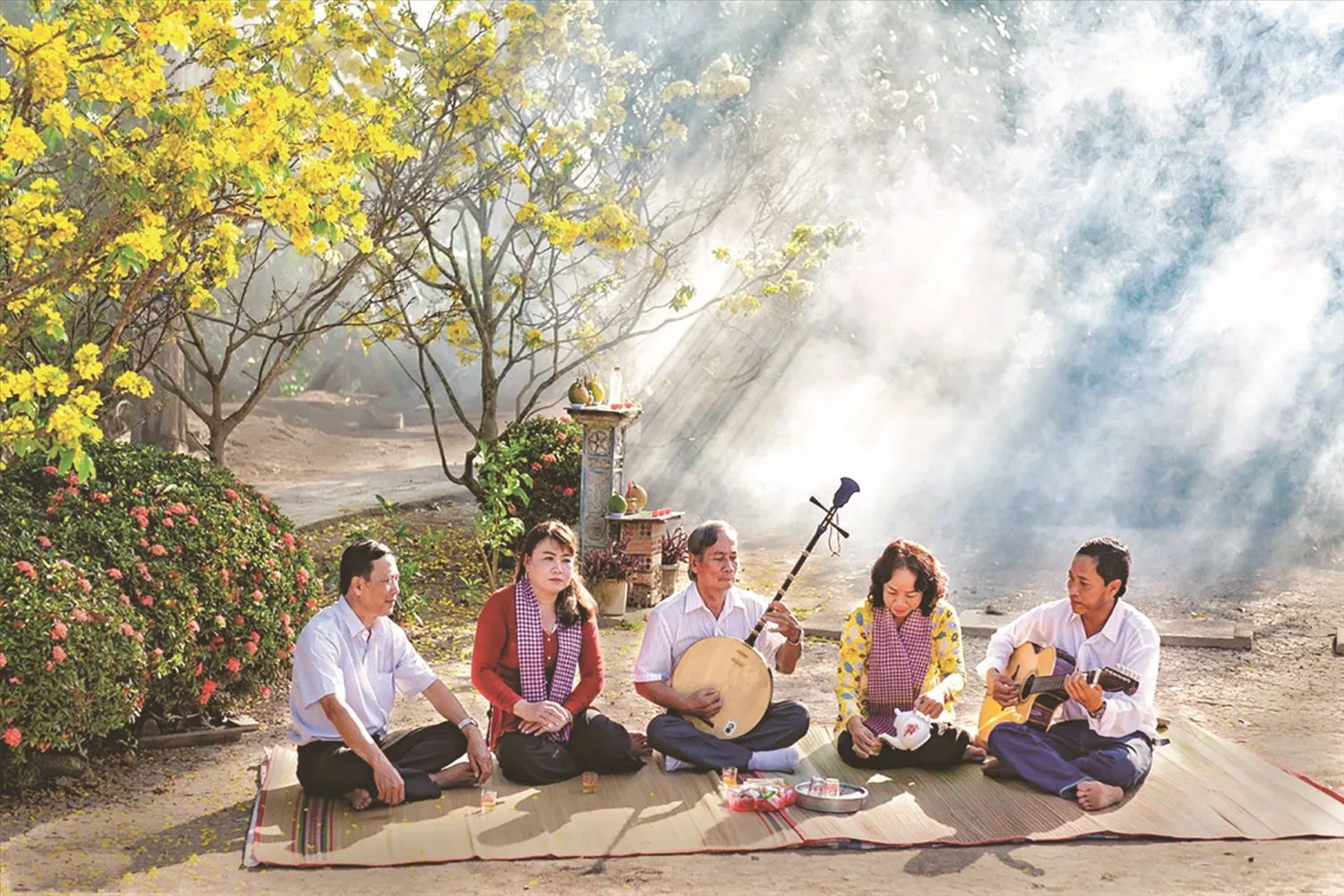 thuong-thuc-am-nhac-di-san-duoi-tan-cay-mat-ruoi-tai-con-phung-ban-ngay