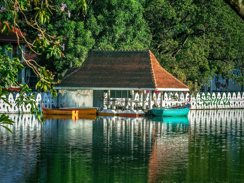quoc-dao-sri-lanka-so-huu-vi-the-du-lich-va-gia-tri-di-san-dac-sac-ra-sao