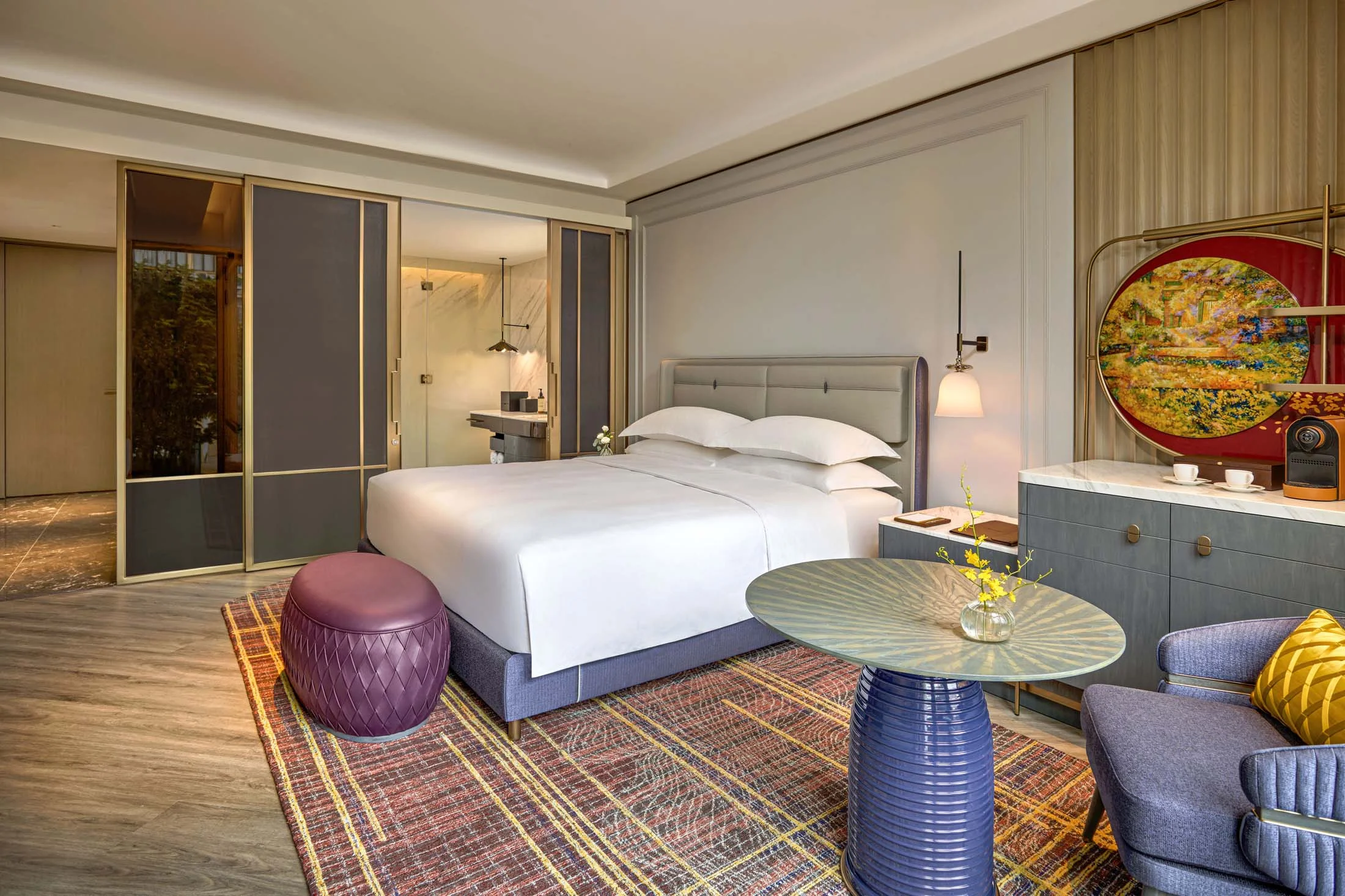fairmont-hanoi-fairmont-king-bedroom