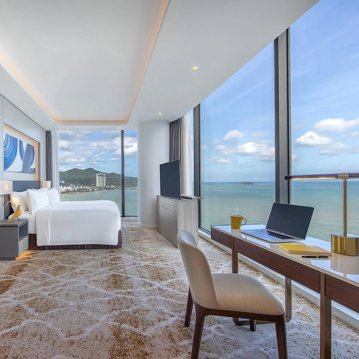 hotel-voco-scenia-bay-nha-trang-by-ihg.