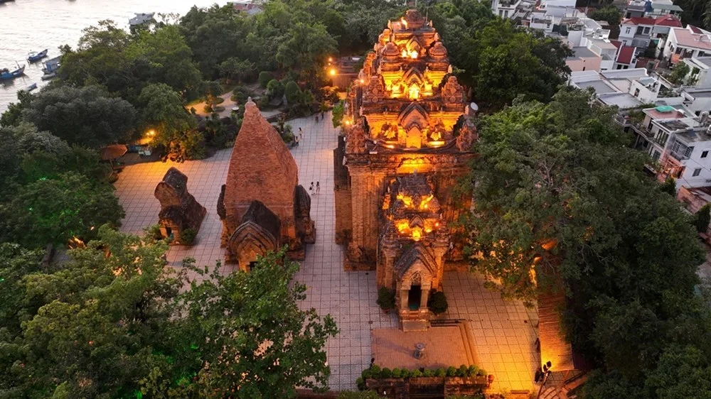 thap-ba-ponagar