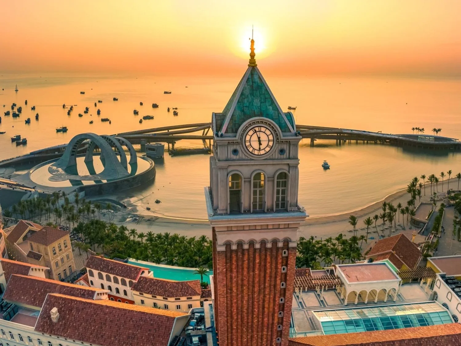 Thap-dong-ho-Venice-Quang-truong-La-Ma