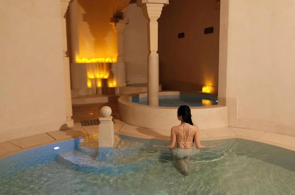 To-hop-ngam-khoang-nong-tinh-duong-Thermal-Bath-thu-gian-chuyen-sau