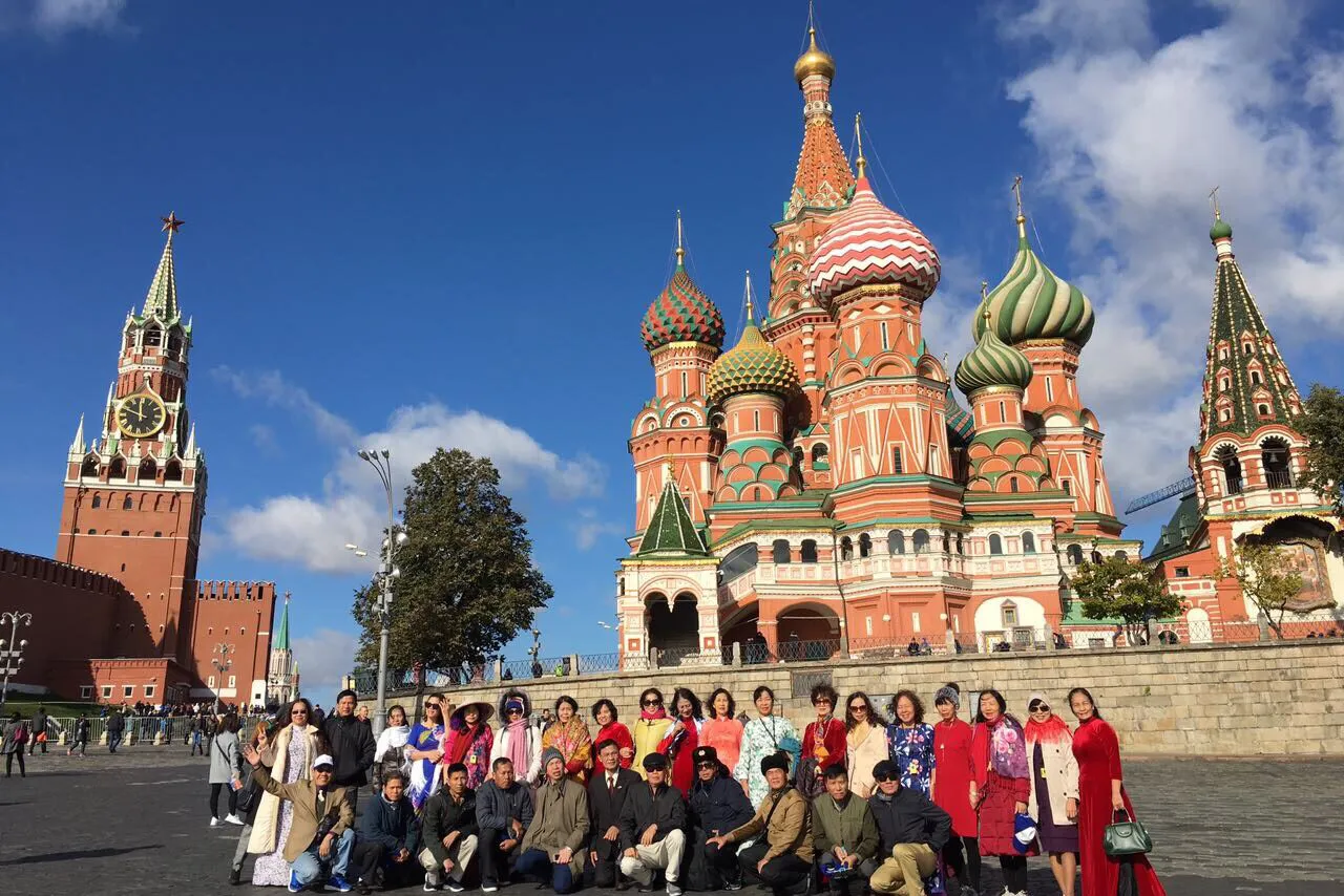 vi-the-di-san-va-gia-tri-lich-su-cua-dien-kremlin-va-quang-truong-do-quan-trong-ra-sao