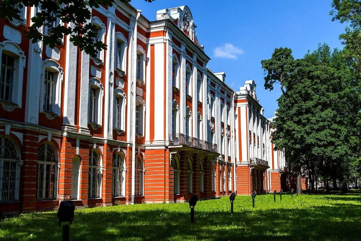 truong-dai-hoc-tong-hop-saint-petersburg