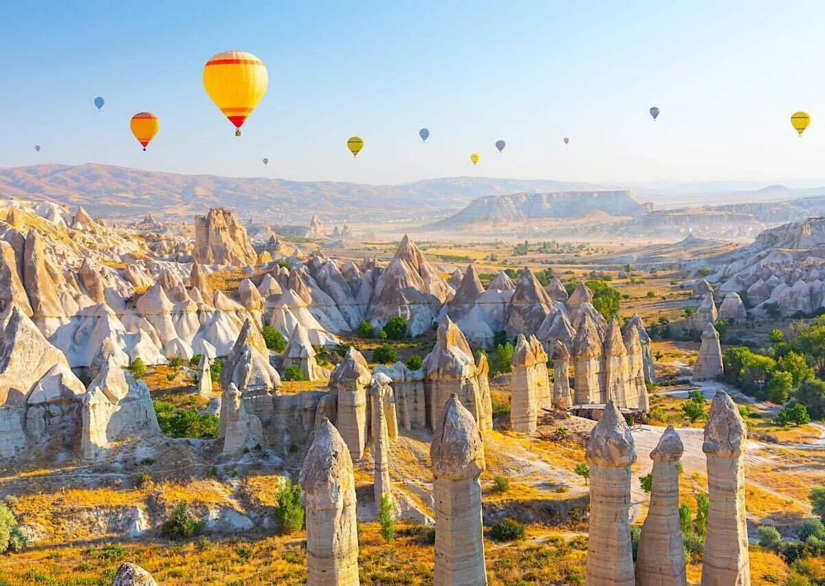 thong-tin-chi-tiet-ve-trai-nghiem-bay-khinh-khi-cau-o-cappadocia-du-khach-can-biet