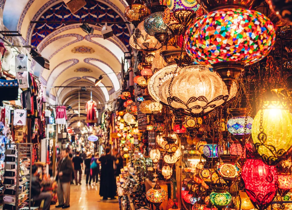 ne-lich-di-cho-grand-bazaar-vao-ngay-chu-nhat