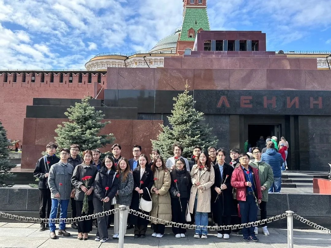 lang-lenin-4