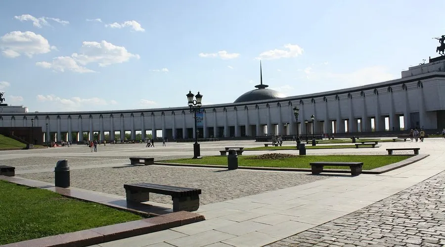 quang-truong-chien-thang-nam-o-dau-trong-thanh-pho-moscow