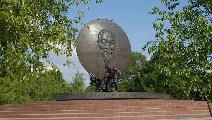 quang-truong-ho-chi-minh