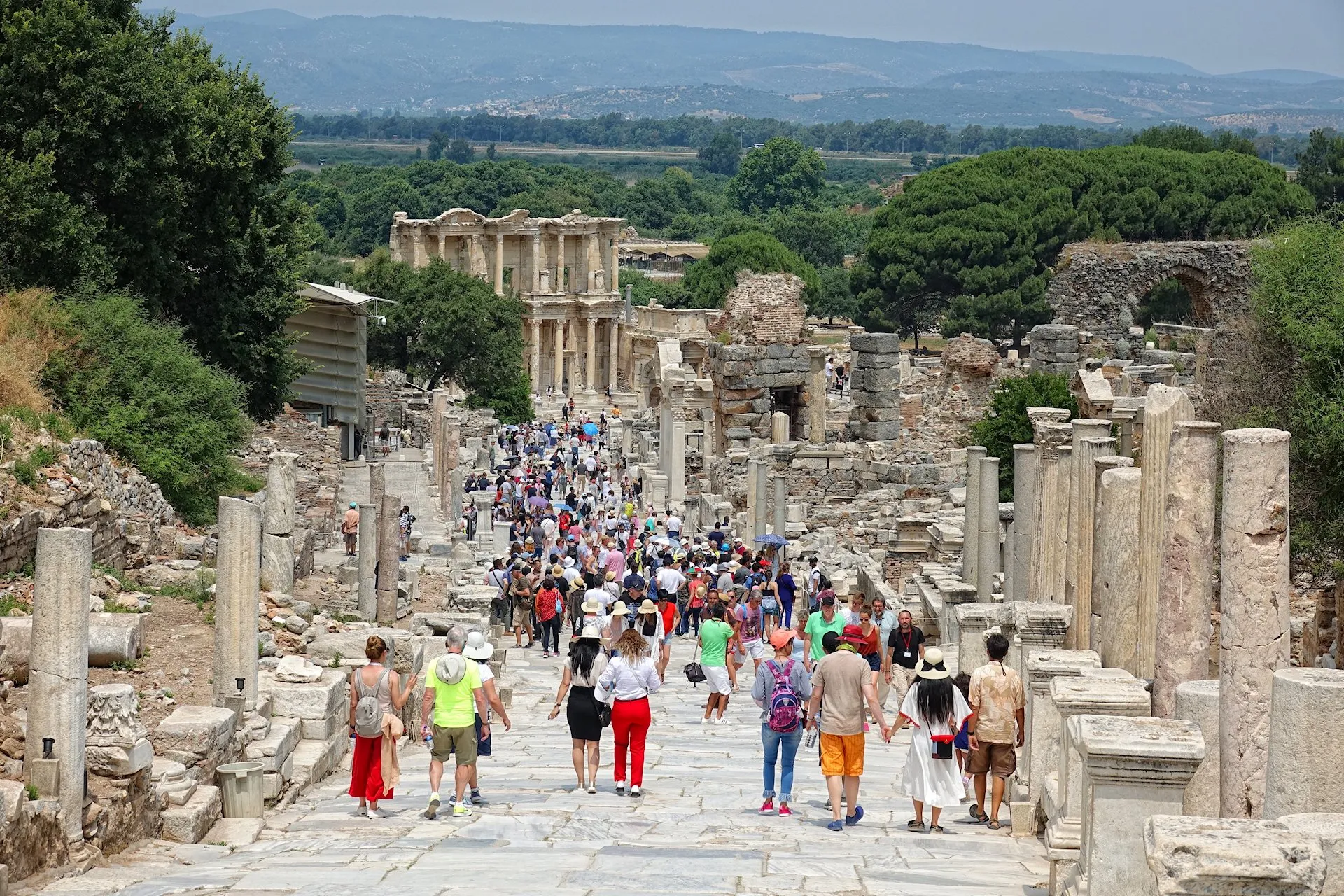 vi-the-di-san-va-gia-tri-khao-co-hoc-cua-di-tich-troy-ephesus-la-gi