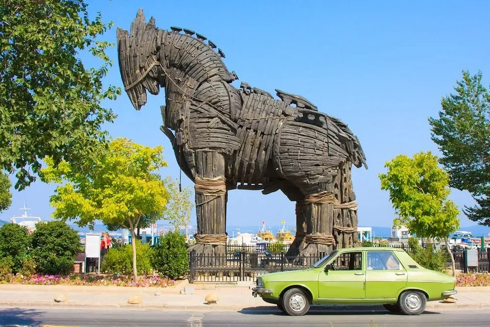 thanh-pho-co-ephesus-di-tich-con-ngua-thanh-troy (3)