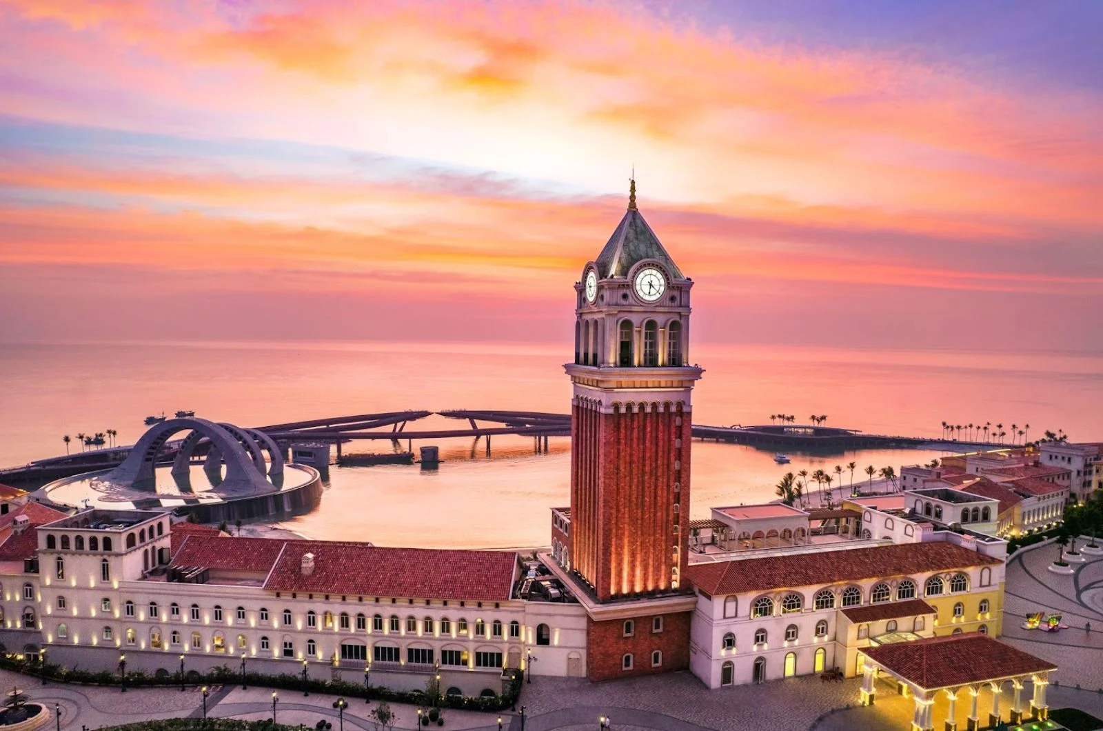 thap_dong_ho_sunset_town
