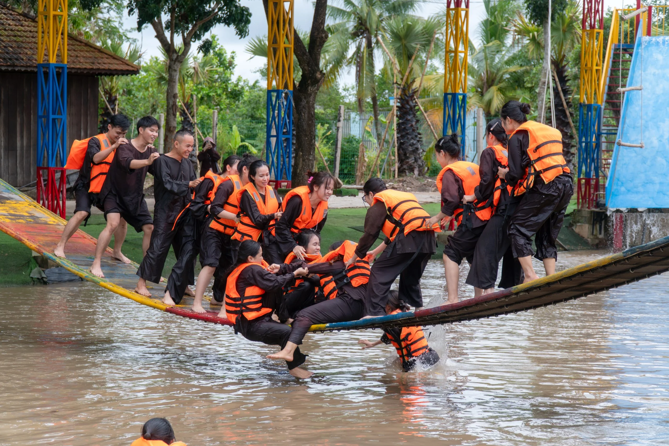 Kich-ban-Cuoc-dua-ky-thu-Amazing-Race-truy-tim-mat-thu-xu-dua-3