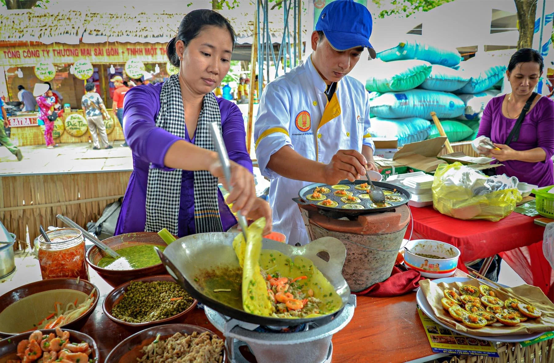 la-hoi-banh-dan-gian-nam