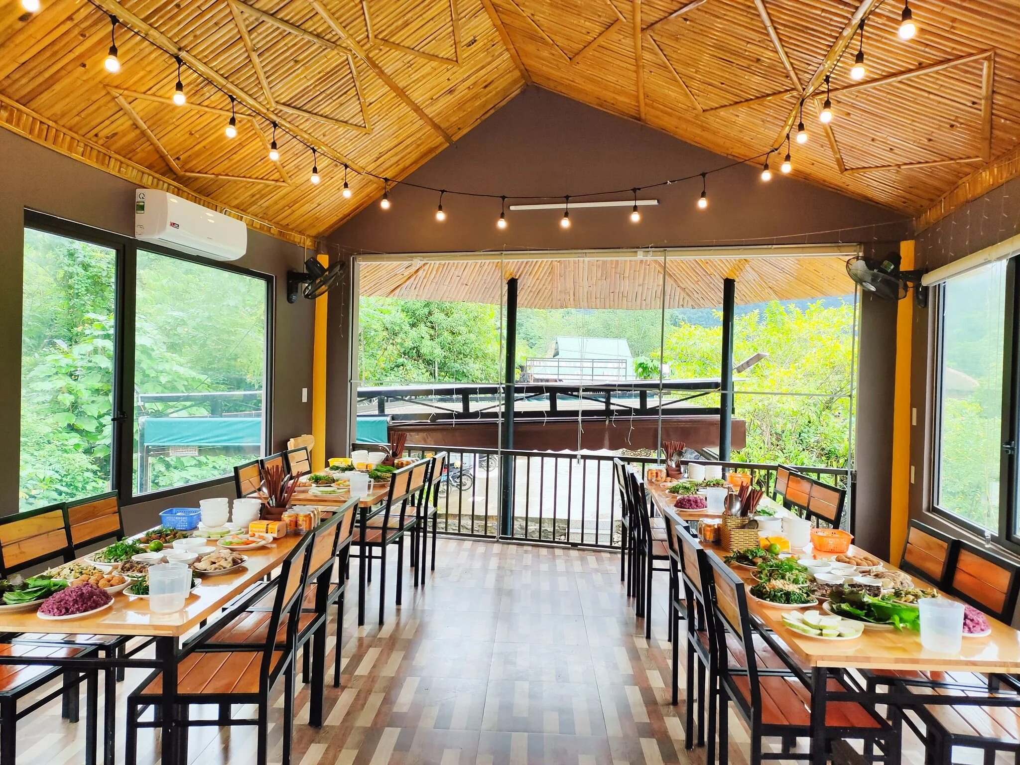 restaurant