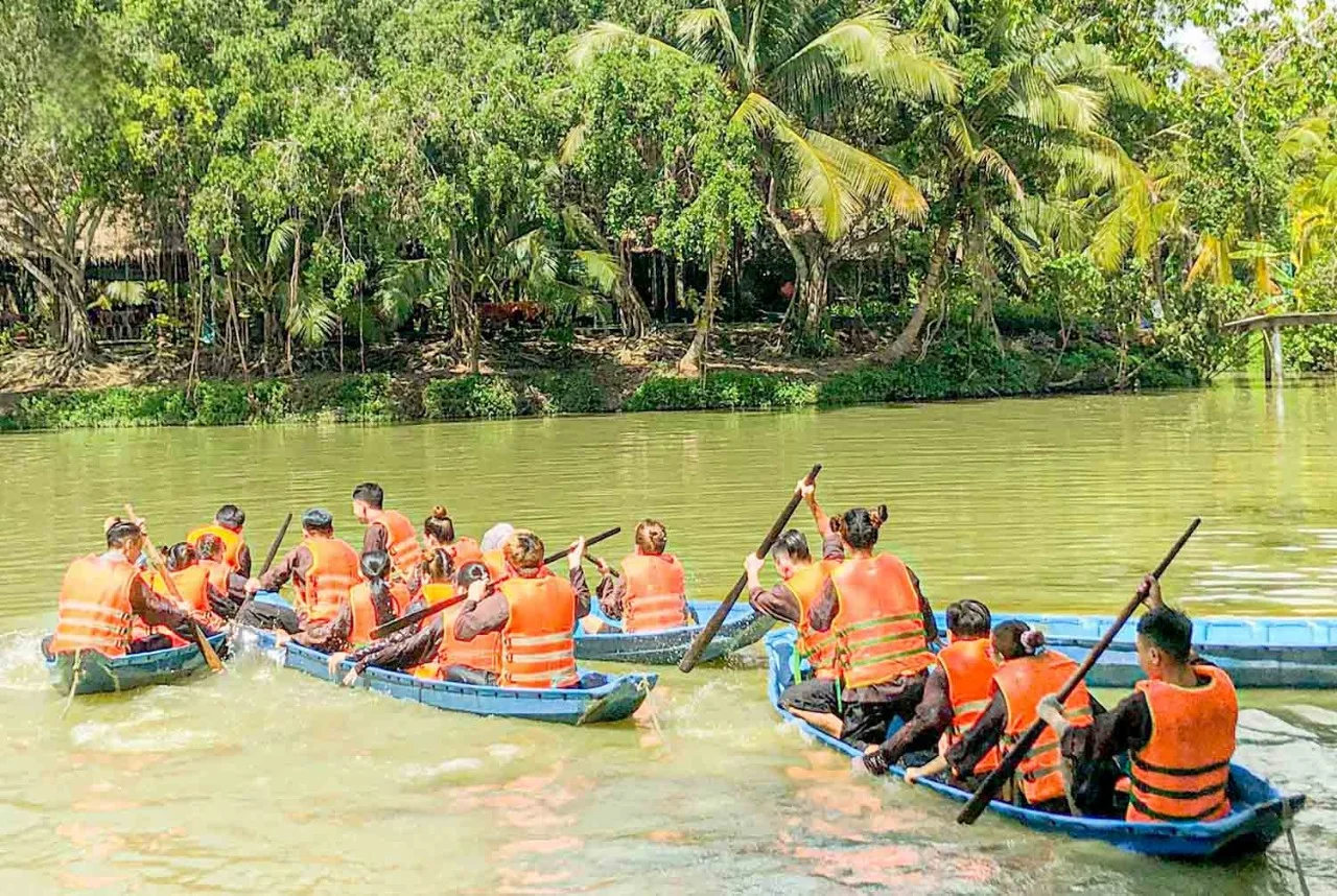 Team-building-gan-TP-HCM-Thac-Giang-Dien-Trang-Bom-Dong-Nai-1-1
