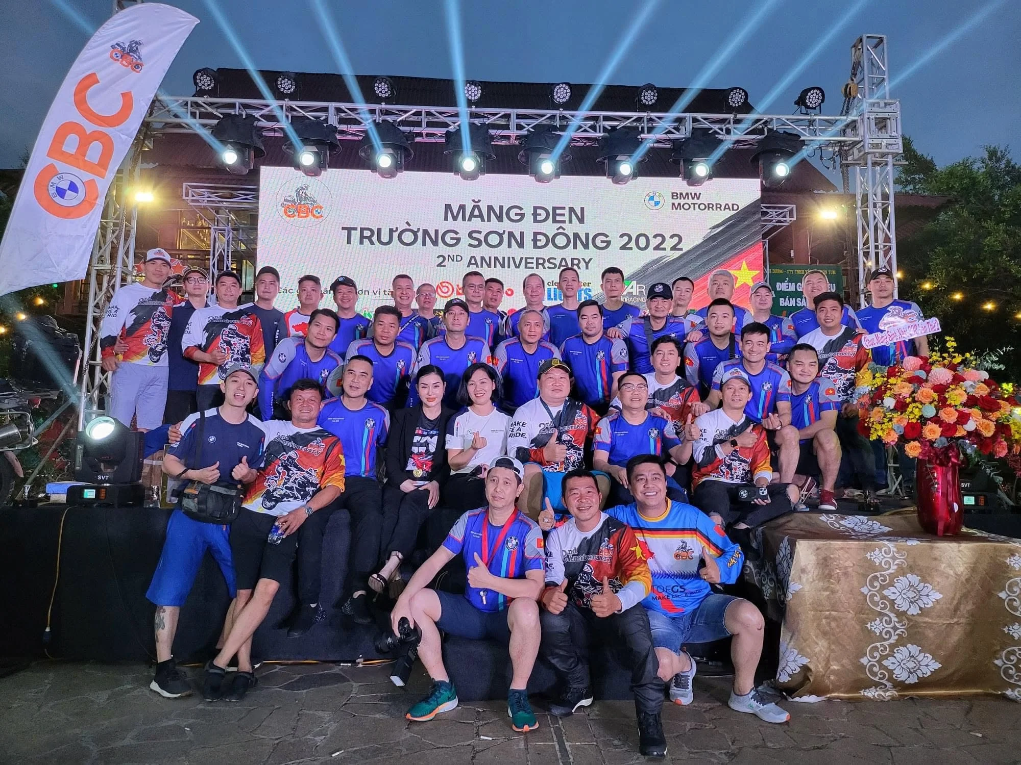 team-building-mang-den