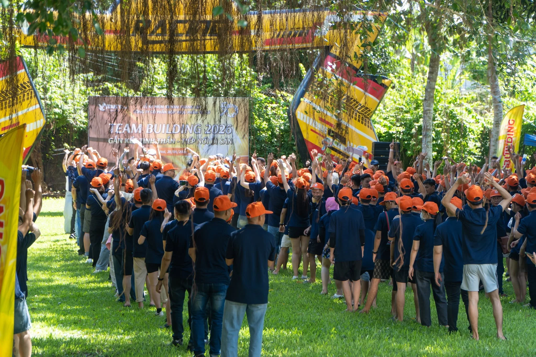 Team building-tai-khu-suoi-mo-1