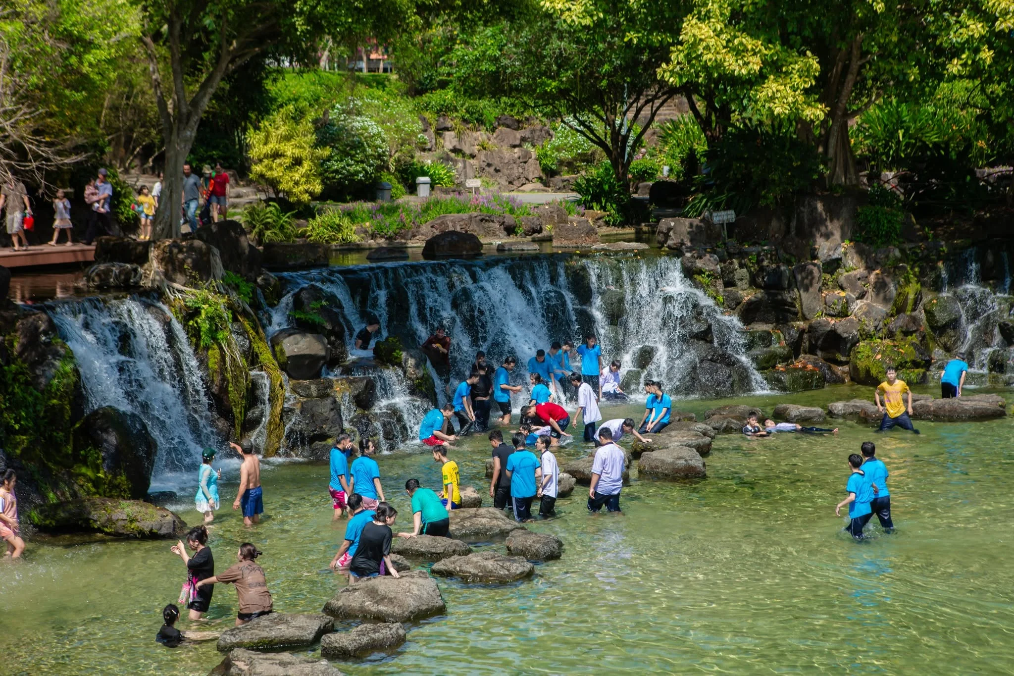 team-building-tai-khu-suoi-mo-2