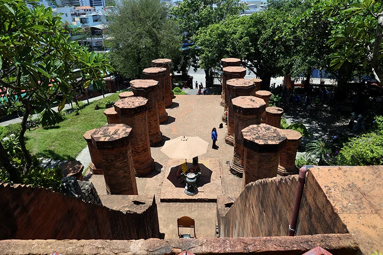 Lạc bước vào thế giới Chăm Pa cổ đại tại Tháp Bà Ponagar: Vị trí, hướng dẫn tham quan, giờ mở cửa và những điều kiêng kỵ cần biết